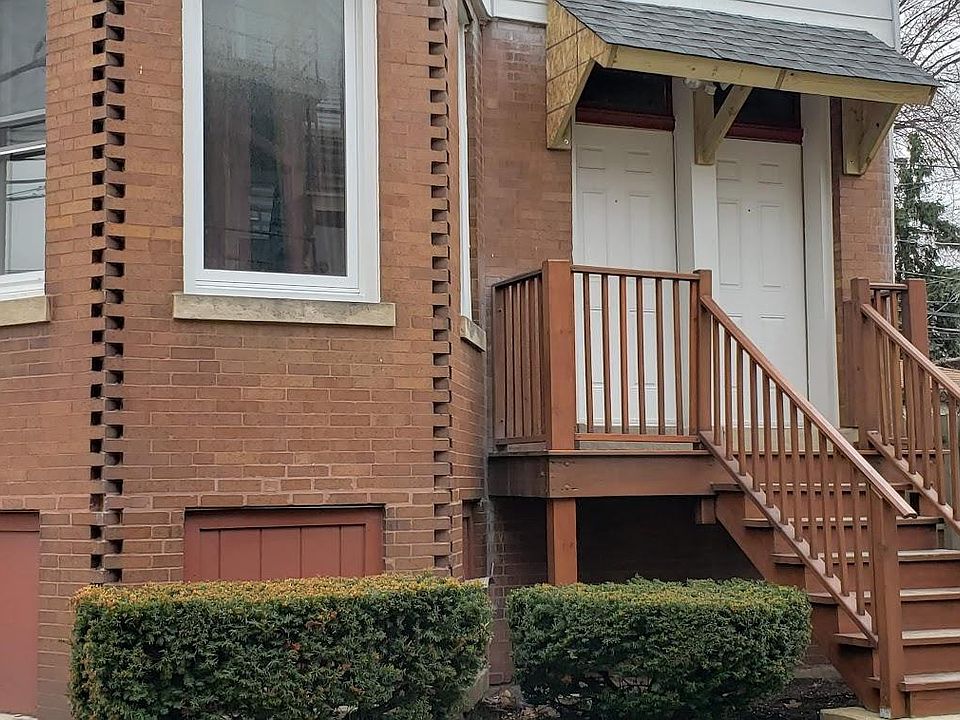 1st image of 2437 W Ainslie St APT 2R