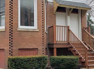 2437 W Ainslie St APT 2R, Chicago, IL 60625