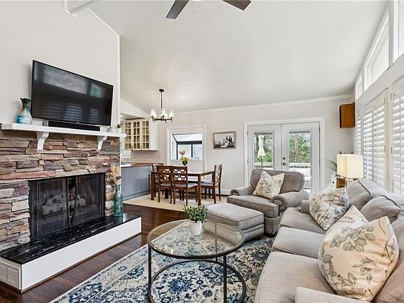 4th image of 2632 Woodacres Rd