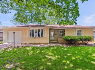 3390 W Ridge Dr, Waterloo, IA 50701