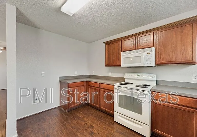 2061 Bliss Rd — Photo 16
