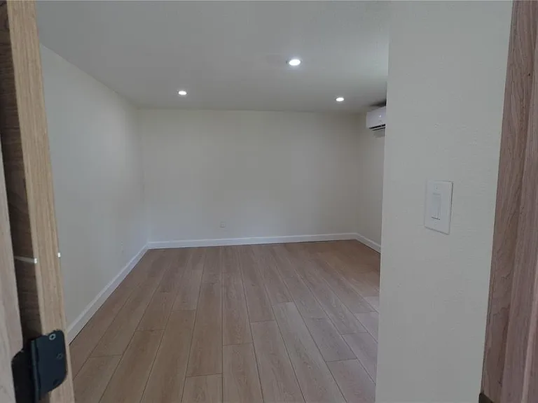 5 S Hercules Ave — Photo 30
