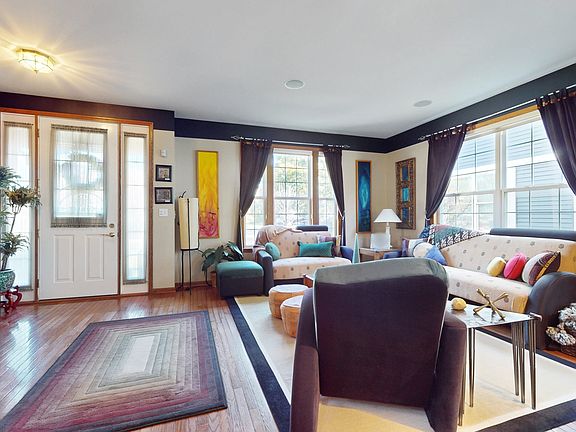 4th image of 1640 S Newton Ave