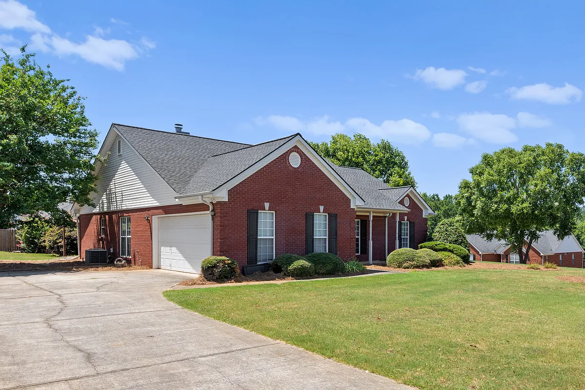Building Photo - 451 Flyway Ln