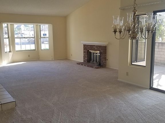 4th image of 890 Deerfoot Pl