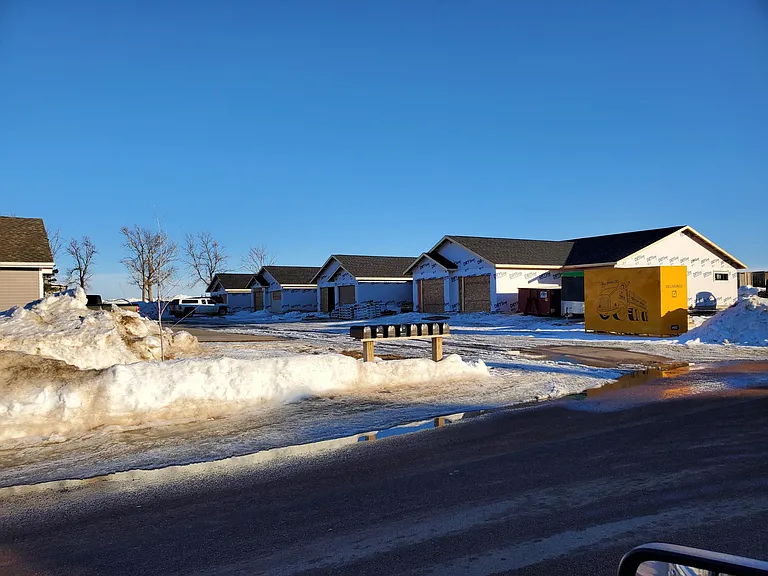 900 Ruud Ln — Photo 1