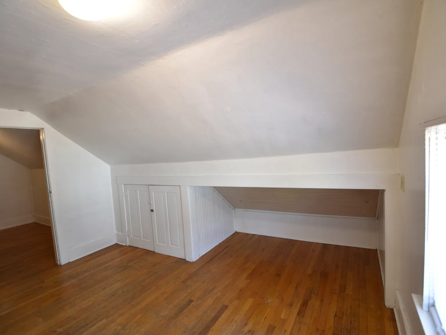 4 bed, 1.5 bath, $4,680 — Photo 2