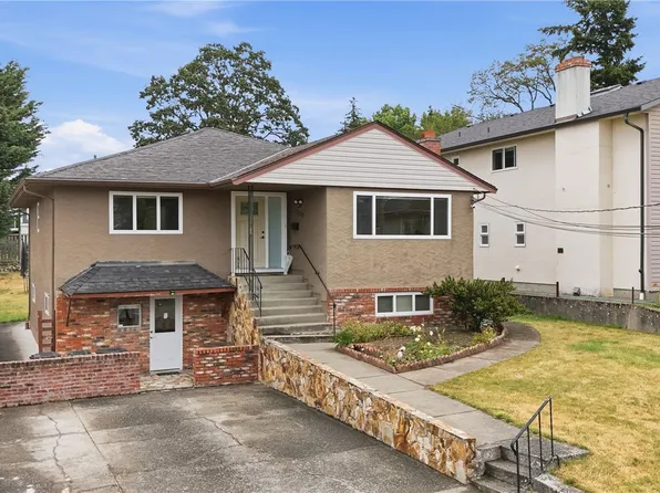 560 Mountfield St, Saanich, BC V8Z 1Y8