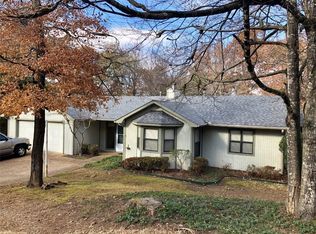 1062 E Dogwood Ln, Fayetteville, AR 72701