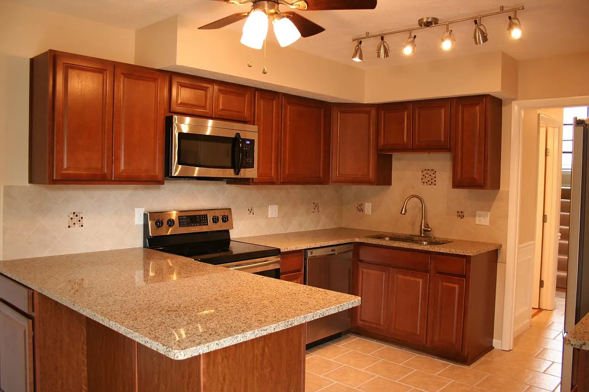2 bed, 1.5 bath, 1288 sqft, $1,950 — Photo 2
