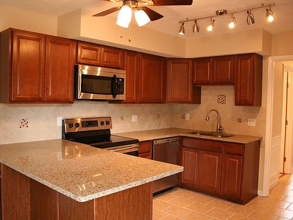 2nd image of 29 Boxwood Ct