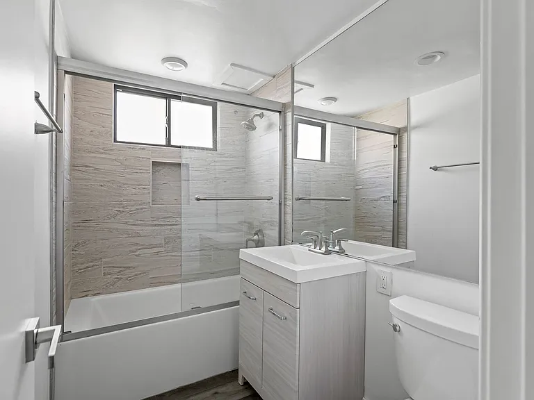 215 N Fickett St — Photo 15
