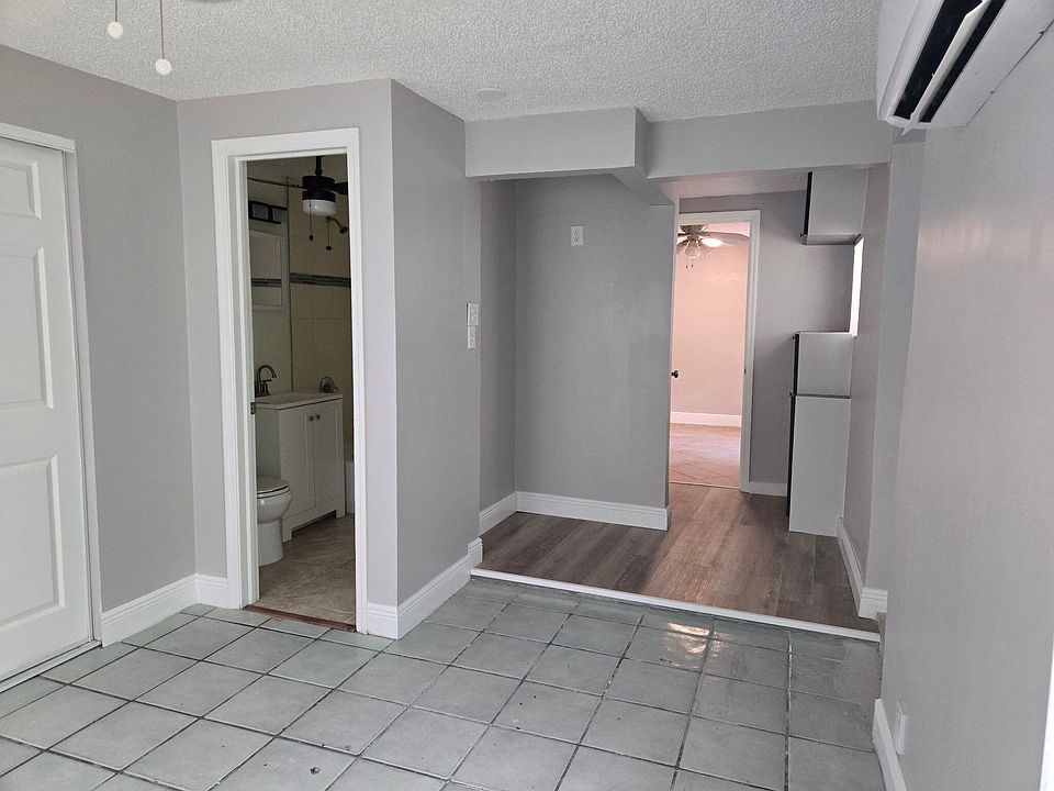 2nd image of 2962 SW 17th St #B