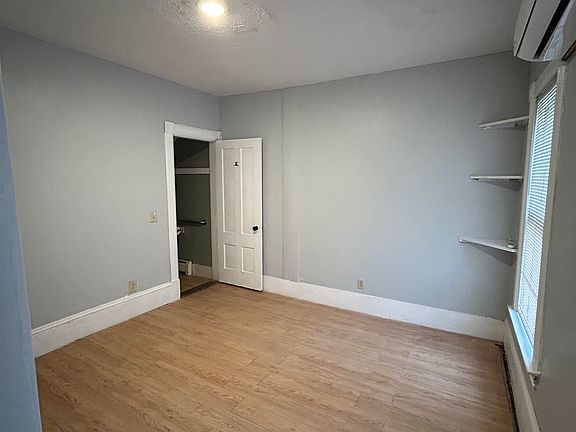 4th image of 23 Pleasant St #B