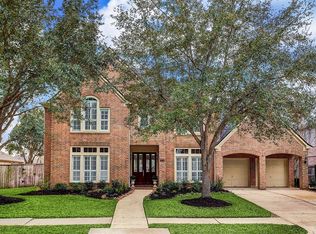 7510 Guinevere Dr, Sugar Land, TX 77479