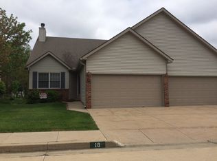 18 Crystal Ct, Bloomington, IL 61704