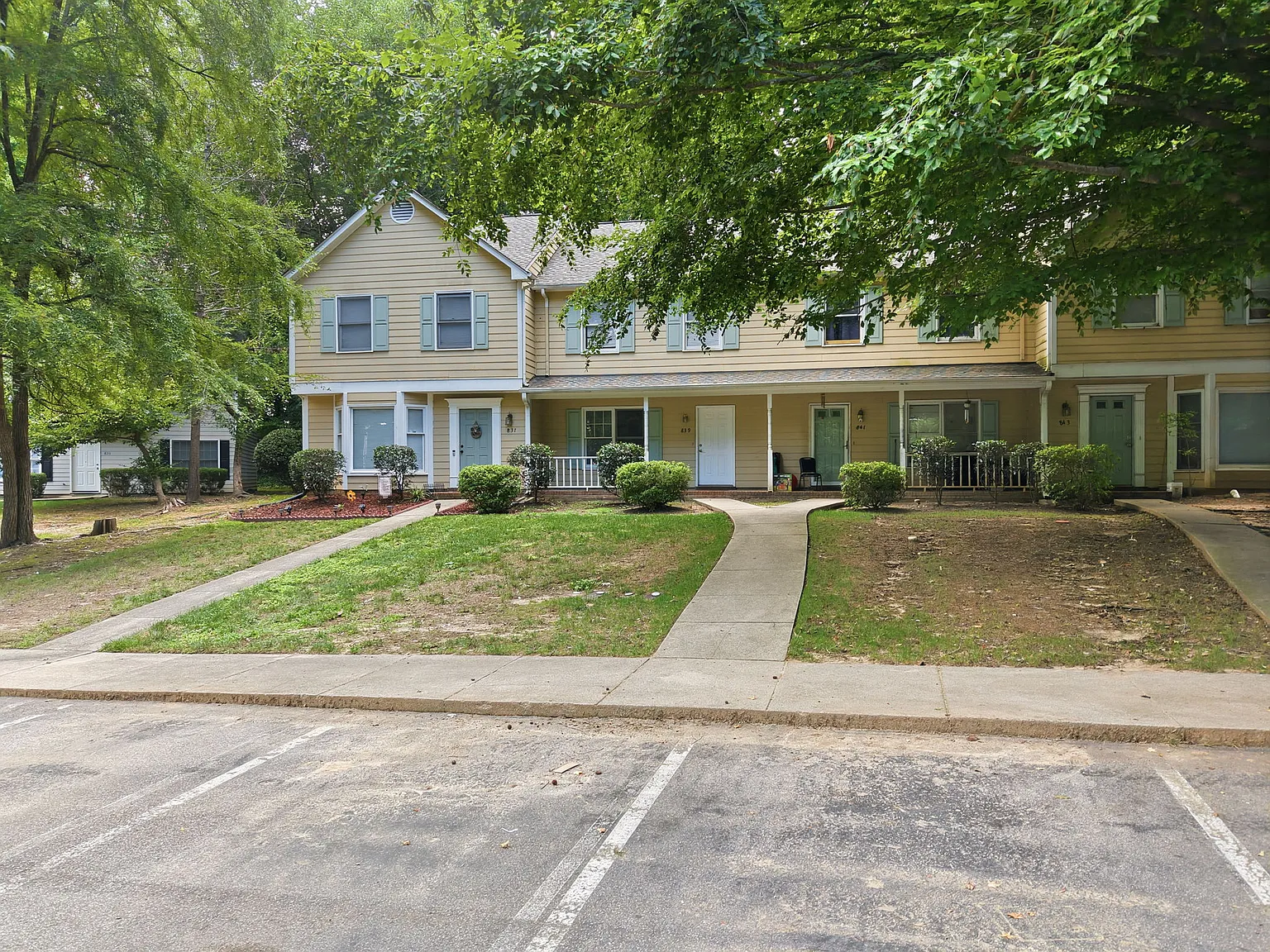 3 bed, 1.5 bath, 1240 sqft, $1,650 — Photo 3
