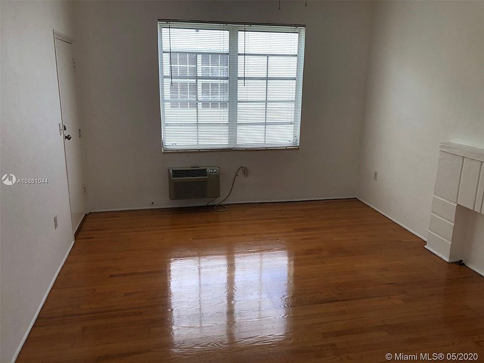 1st image of 951 Euclid Ave #3