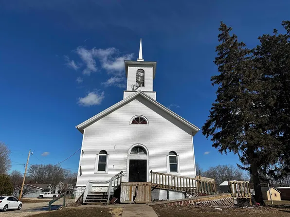 223 W Washington St, Shell Rock, IA 50670