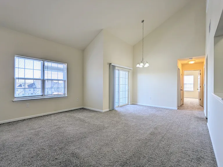 Newport Commons — Photo 106