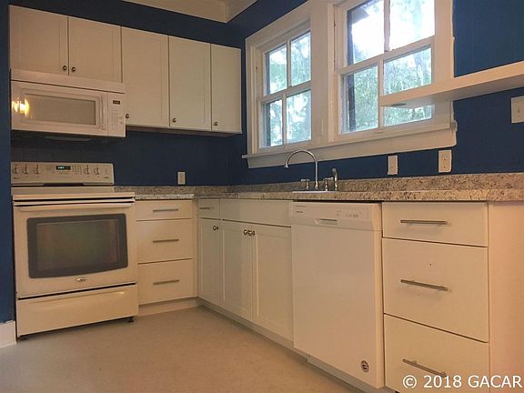 4th image of 805 NE 8th Ave #B
