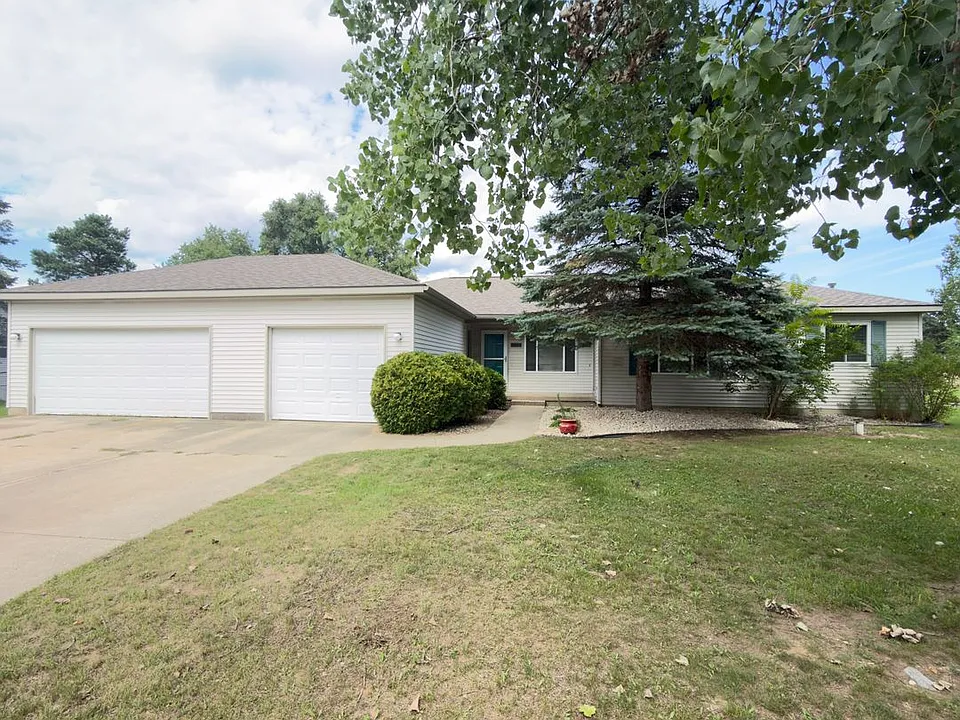 4443 Hillrise Ct NE