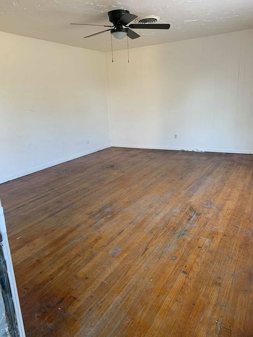 3 Bedroom 1 Bathroom Home for Rent — Photo 2