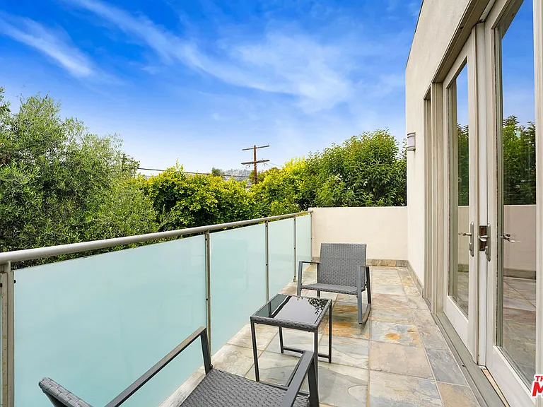 841 N Crescent Heights Blvd — Photo 36