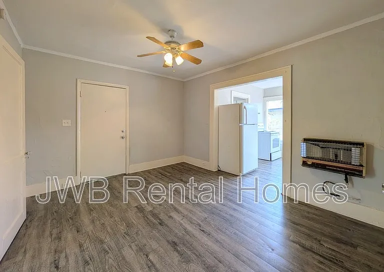 2022 Dellwood Ave #2 — Photo 3