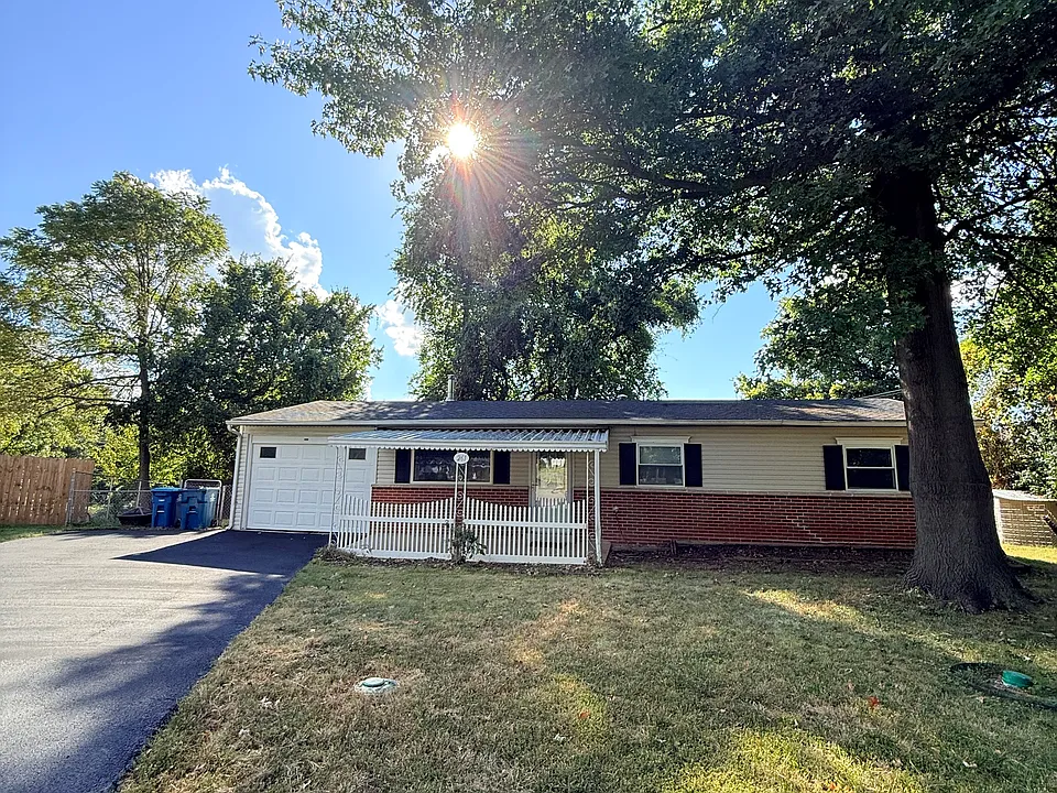 261 Joyce Ct