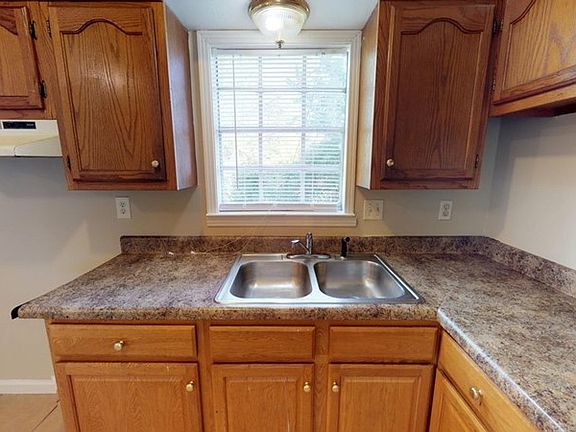 5th image of 538 Hemsley Ave