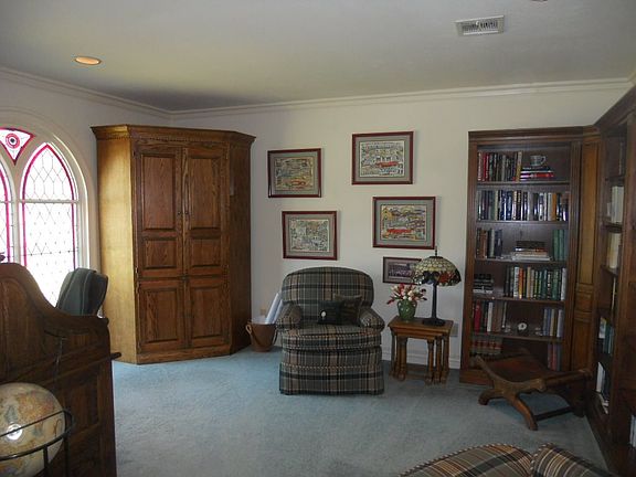 3rd image of 2805 NE Heritage Dr
