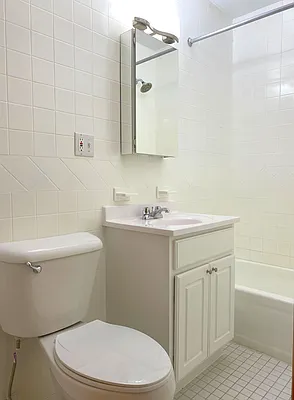 Rented by Waverly Realty Associates | media 10