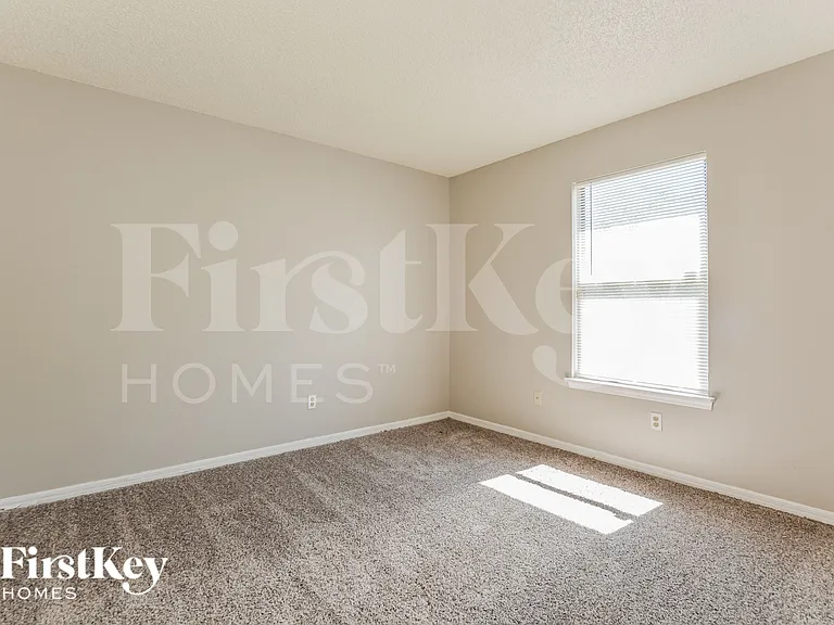 710 Leeward Dr — Photo 13