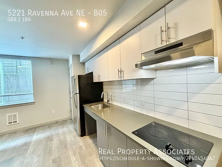 5221 Ravenna Ave NE — Photo 17