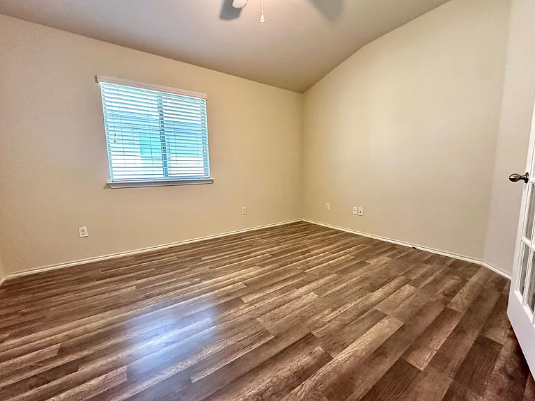 325 Ammonite Ln — Photo 17