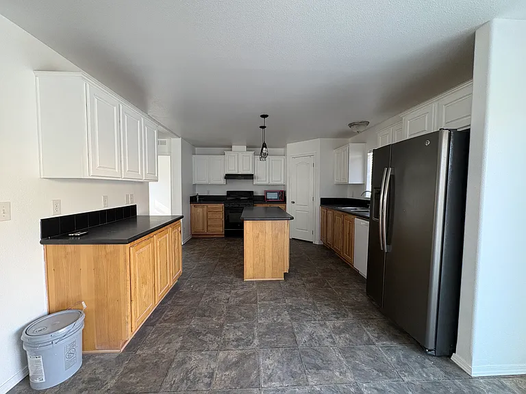 10685 Spur St — Photo 7