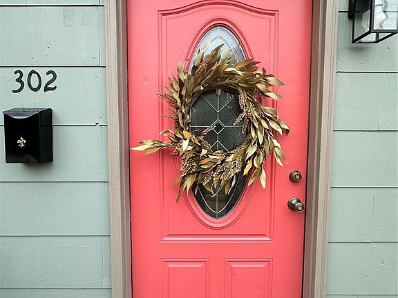3rd image of 302 E Cherry Ave