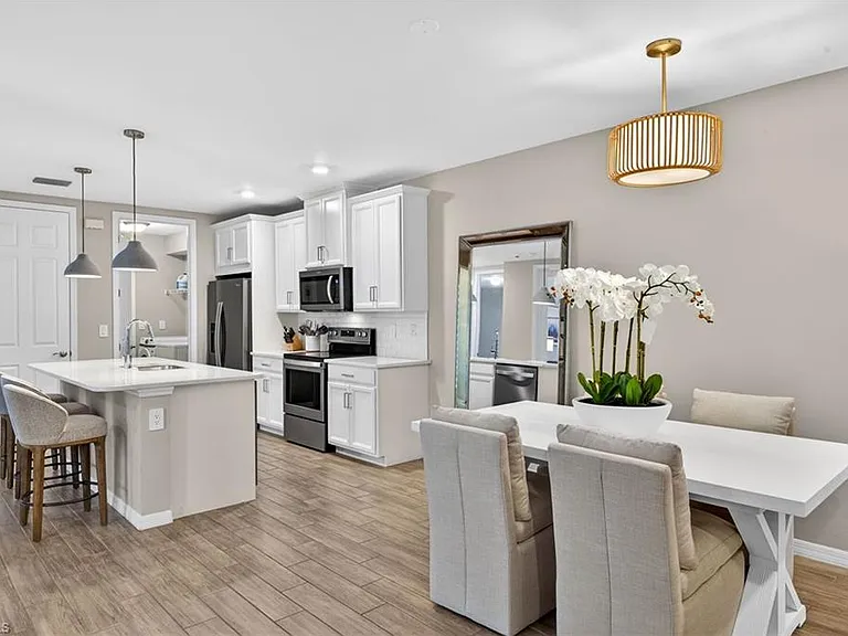 14567 Edgewater Cir — Photo 13