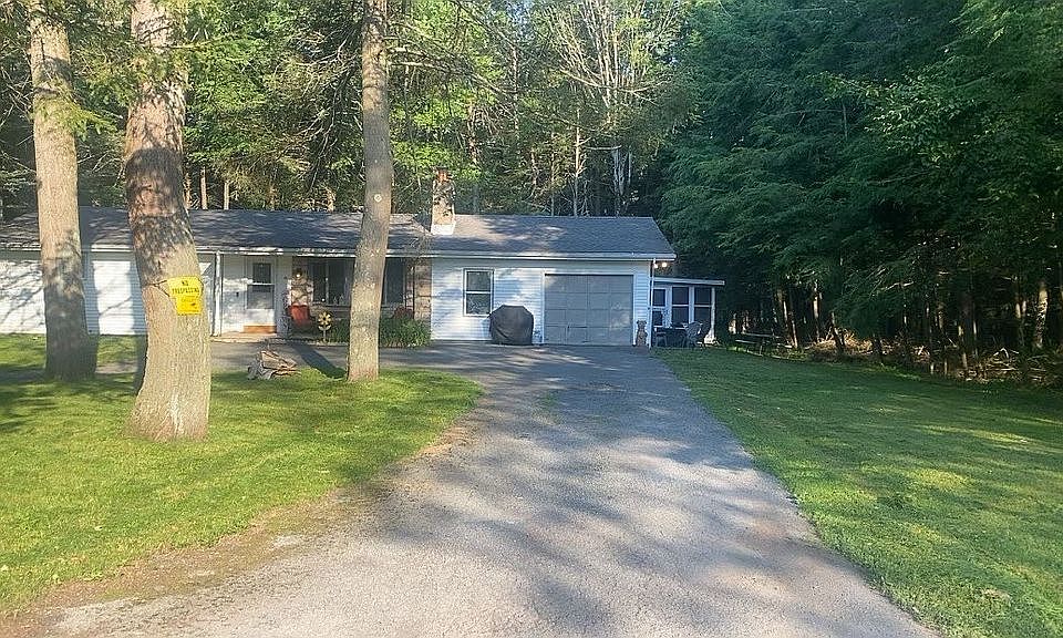 2nd image of 15 Blue Spruce Rd