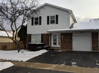 554 Fessler Ave, Naperville, IL 60565