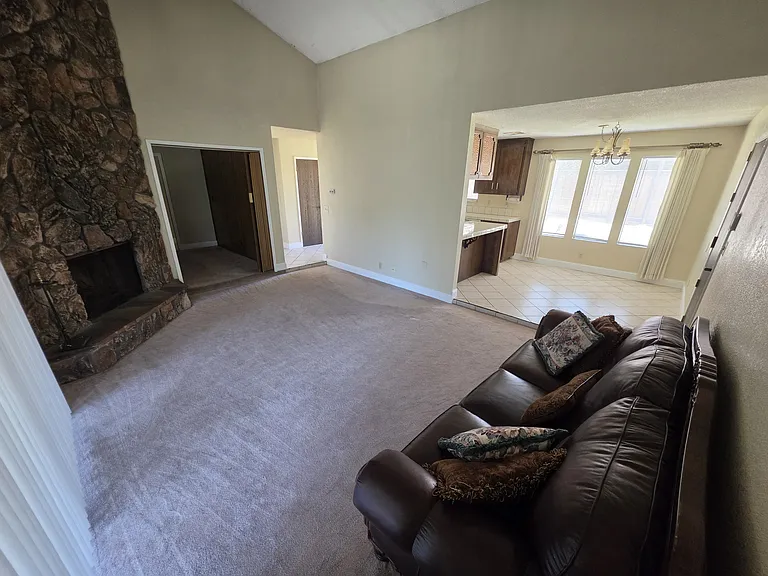1144 Porter Ave — Photo 6