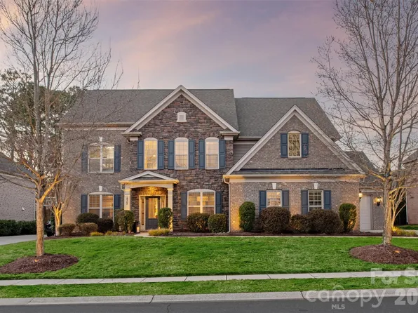 18502 Clavemorr Castle Ct, Charlotte, NC 28277