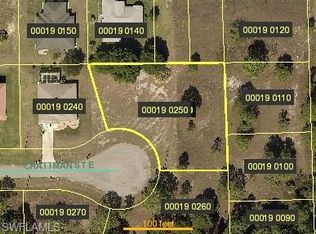 673/675 Chattman St E, Lehigh Acres, FL 33974