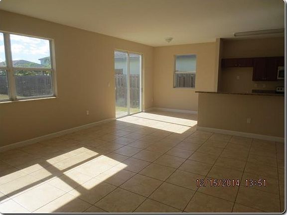 5th image of 2862 NE 2nd Dr