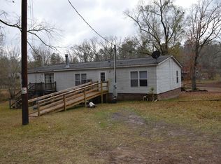 1613 Lakeshore Rd, Camden, SC 29020