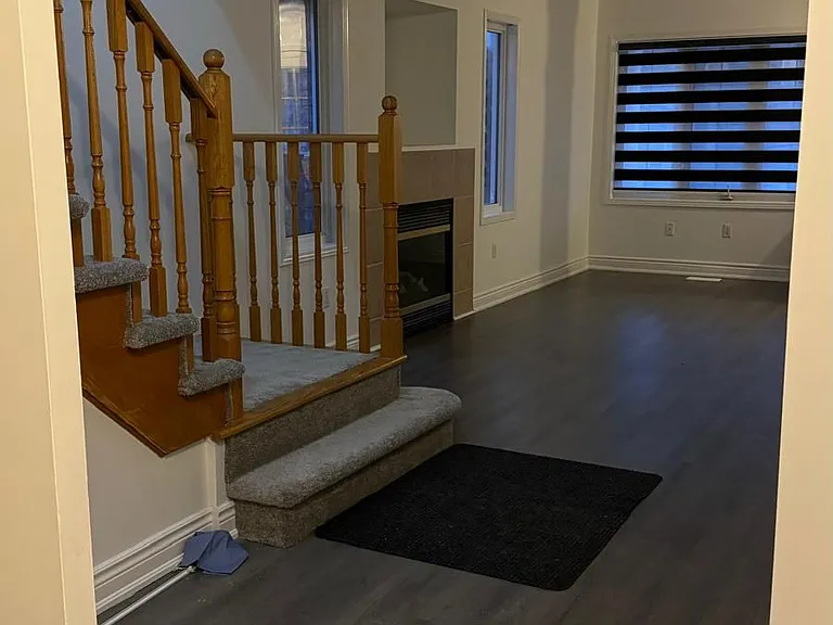44 Saintsbury Cres — Photo 4