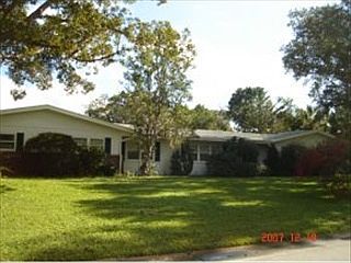 1st image of 17 Fairglen Dr
