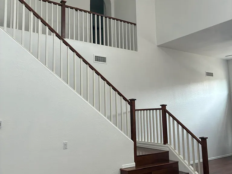 2741 W Redwood Ln — Photo 3