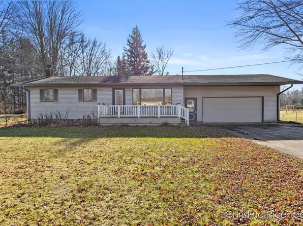 8596 E Colby Rd, Crystal, MI 48818